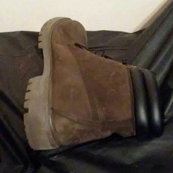 Brown timberland size  11 pretty new never worn